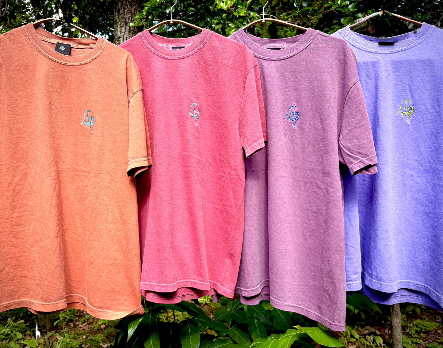 FRUEロゴ刺繍T-shirt