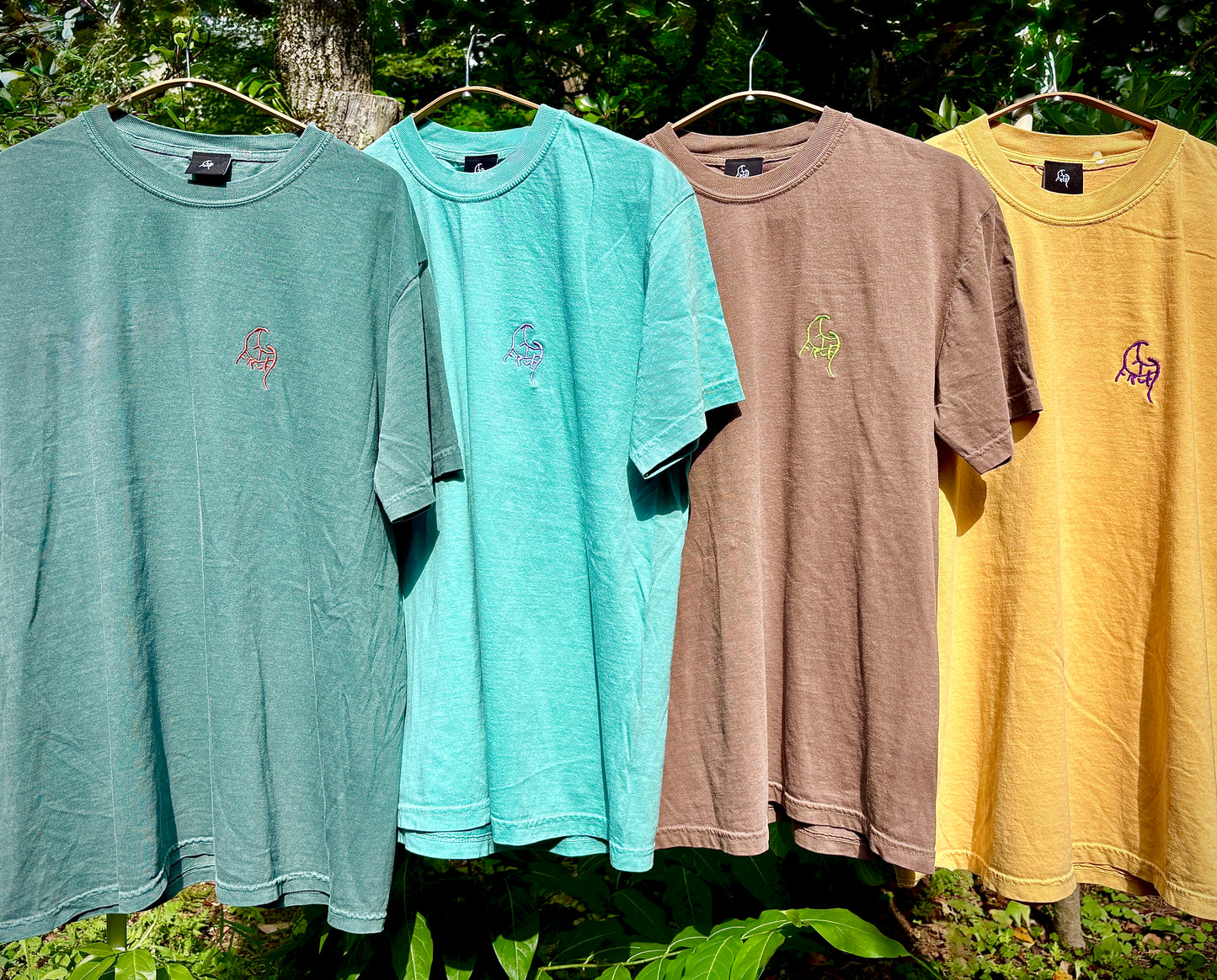 FRUEロゴ刺繍T-shirt